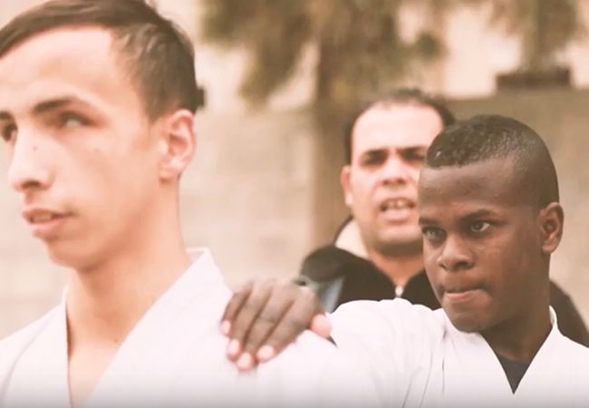 VIDEO | Karate: deze weldoener leert 'blinde' jongeren vechten