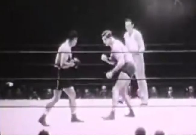 VIDEO: beelden eerste MMA gevecht ooit opgedoken