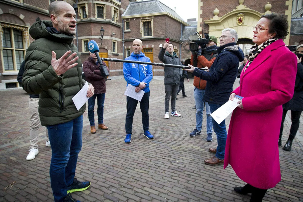 Minister neemt brandbrief van sportscholen aan, stap naar opening gezet