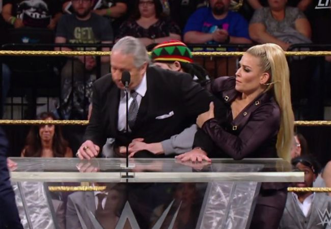 Schandalig: WWE-legende Bret Hart aangevallen (video)