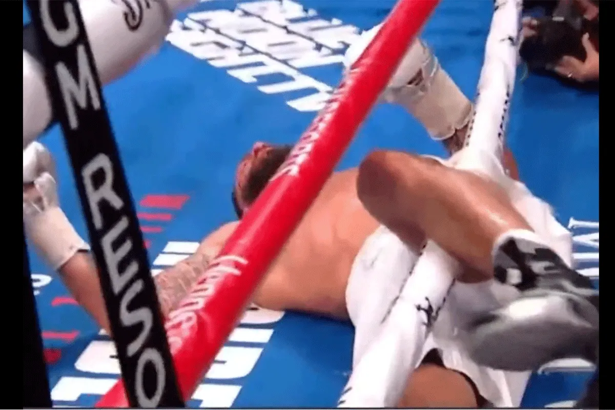 Moord in de ring! Canelo slaat Plant aan diggelen (video)
