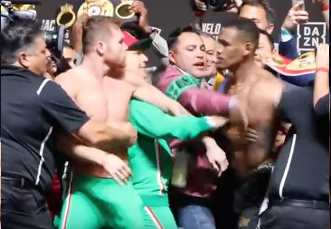 Boksen: Incident zet Alvarez vs Jacobs onder spanning (video)