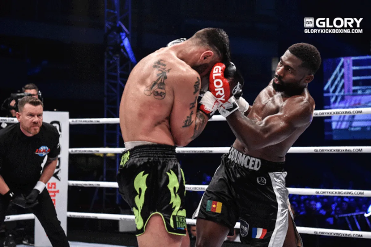 Cedric Doumbé behoudt wereldtitel in stormachtige clash met Karin Ghajji