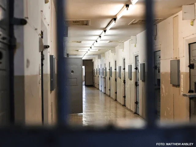 Bekende kickboks promotor krijgt 10 jaar gevangenisstraf