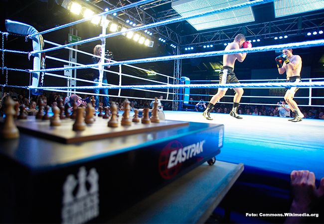 Chessboxing: Schaken en elkaar 'knock-out' slaan (video)
