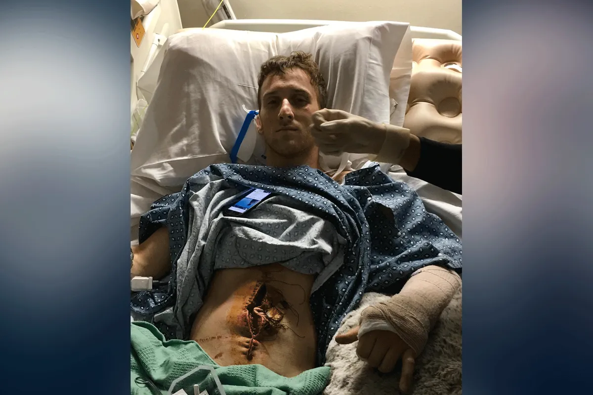 MMA-vechter 4 jaar na gruwelijk ongeluk weer in actie