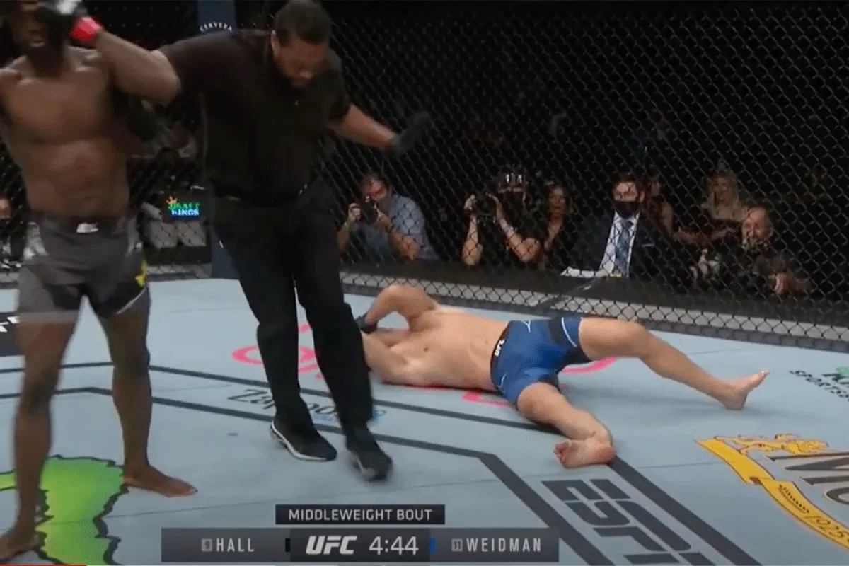 7 Weken: Weidman traint weer na gruwelijke beenbreuk