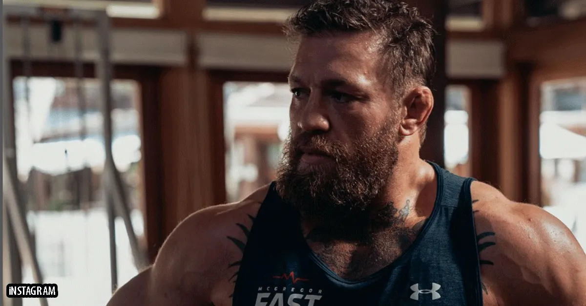 Vriend sleept Conor McGregor voor de rechter! 'Mes in de rug'