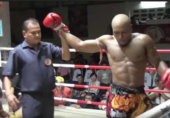 Neergeschoten Muay Thai kampioen vecht voor zijn leven!