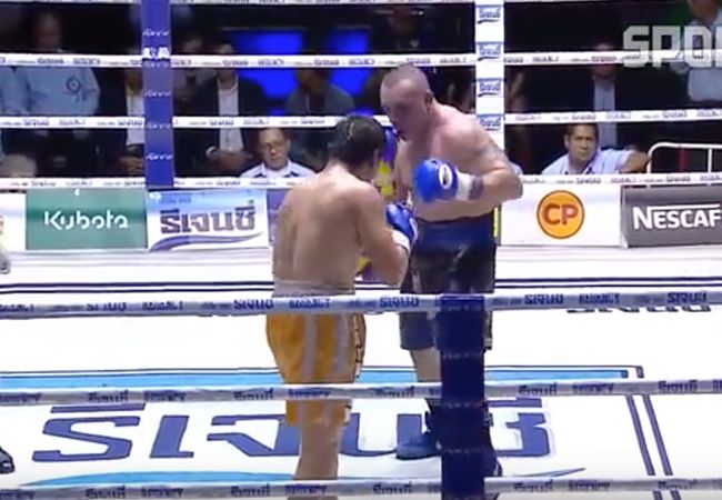 VIDEO: Schokkende beelden, bokser sterft in de ring na knock-out