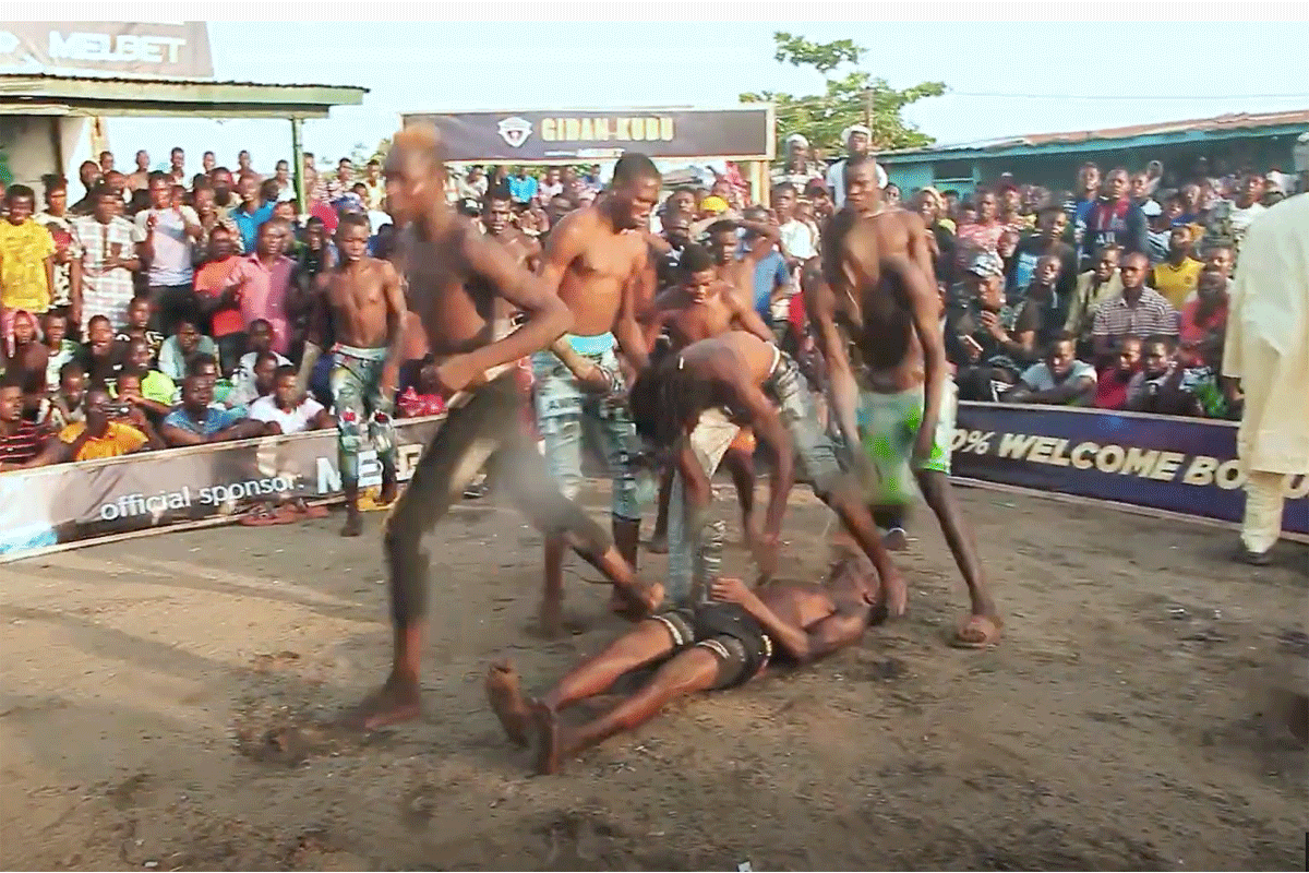 VIDEO: Alleen de knockout geldt bij het West Afrikaans boksen bekend als Dambe!