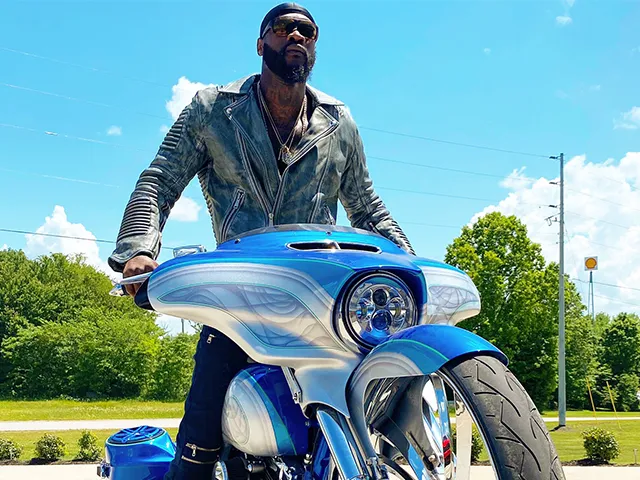 Bokskampioen Deontay Wilder showt super vette motor