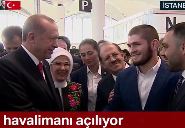 VIDEO: Khabib Nurmagomedov ontmoet de Turkse president Erdogan