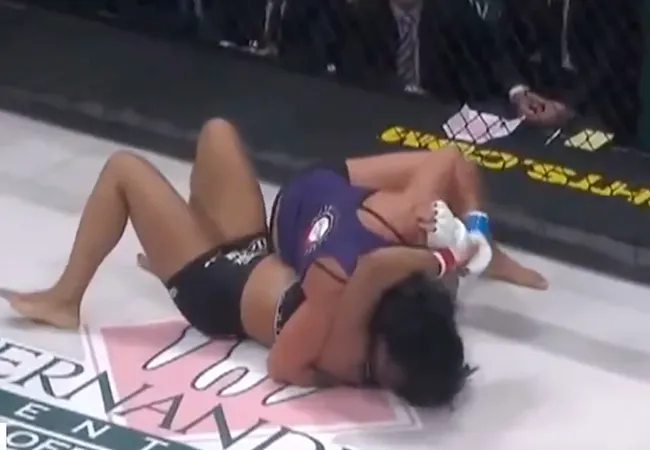 Video: 'Transgender MMA-vechter breekt schedel van vrouwelijke tegenstander'