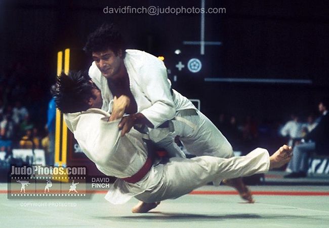 Oud wereldkampioen judo Bernard Choullouyan overleden
