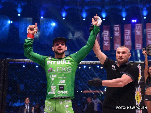 KSW 40: Coach van Mateusz Gamrot slaat tegenstander na einde gevecht!
