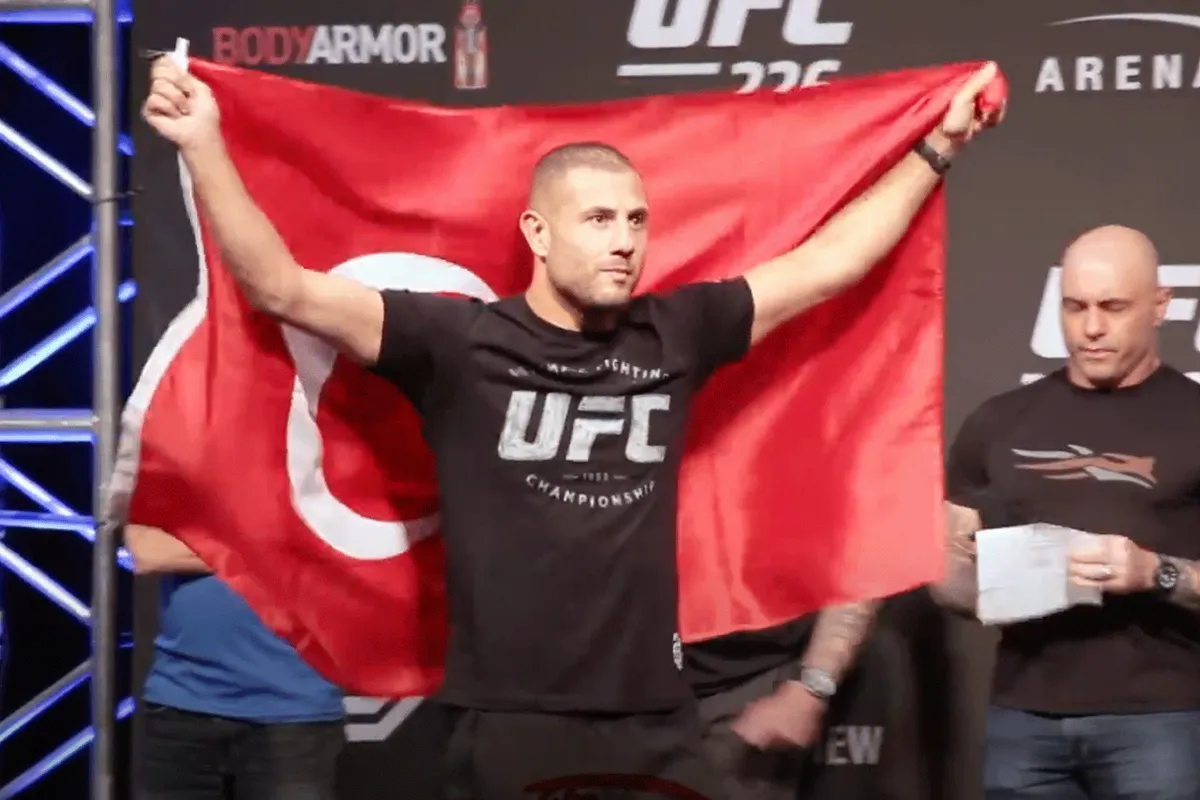 Gökhan Saki: 'Rico had Alistair absoluut verslagen'