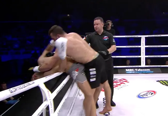 Vies trucje: kickbokser gediskwalificeerd tijdens GLORY 64
