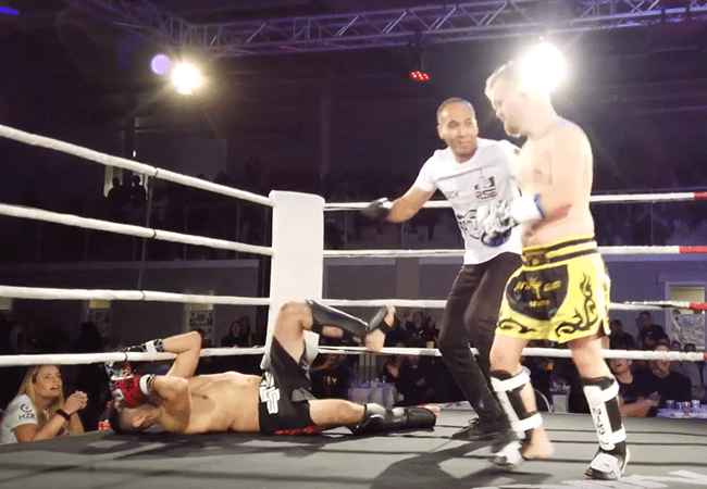 Kickbokser met downsyndroom slaat kampioen knock-out (video)