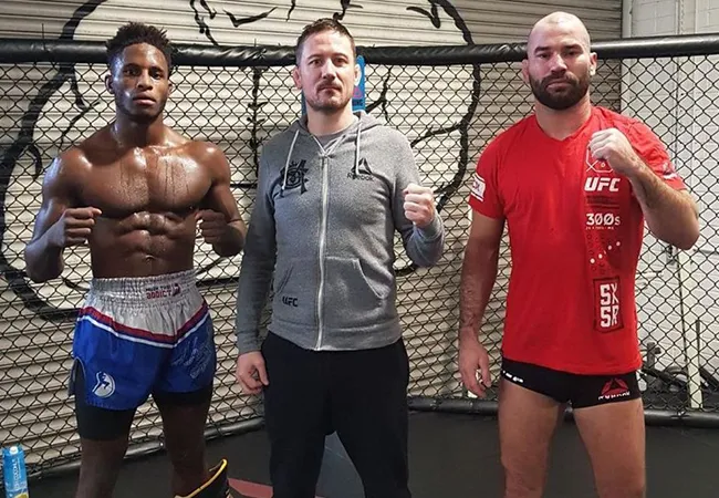 Hakeem Dawodu traint bij Connor McGregor voor zijn UFC-debuut in Londen