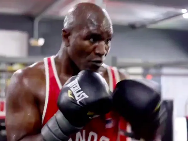 Bokslegende Evander Holyfield akkoord met bokswedstrijd 'zegt 56-jarige tegenstander'