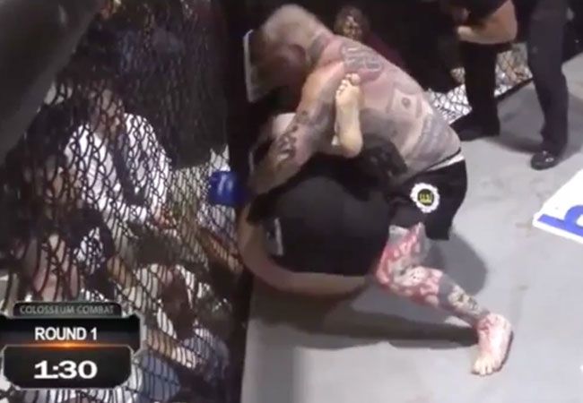 VIDEO | MMA vechter krijgt hartaanval maar vecht door
