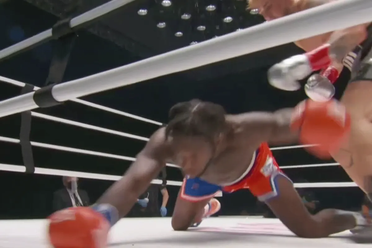 Bokslegende Floyd Mayweather Jr. troost knock-out geslagen basketballer