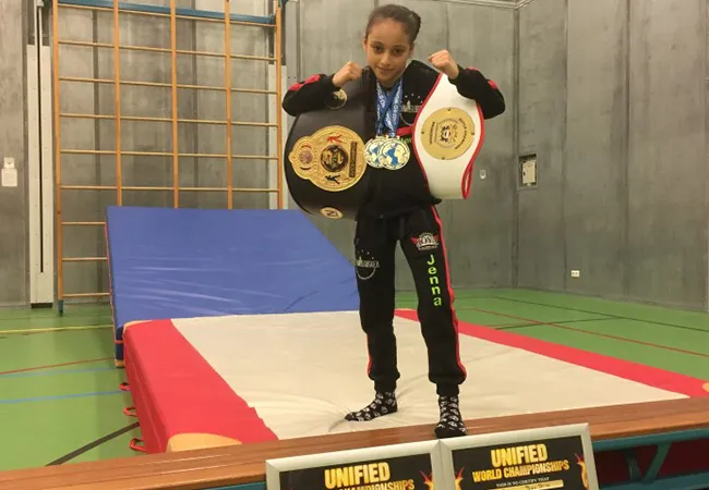 Jenna Ben Driss (9) wint twee wereldtitels kickboksen!