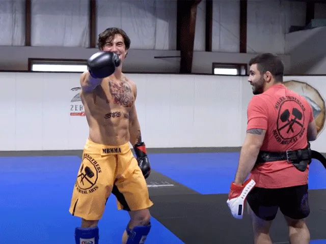 VIDEO: Dit gebeurt er als je eet en traint als Conor McGregor