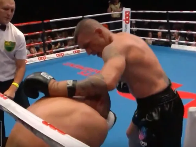 Afscheid Muaythai legende eindigt in tweevoudig pensioen (video)