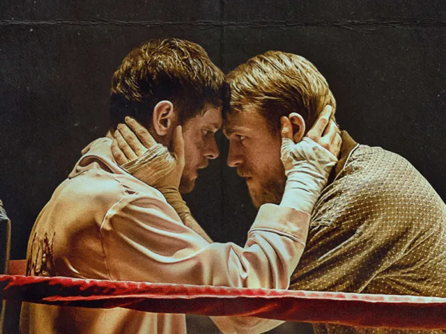 BOKSFILM JUNGLELAND TRAILER: Sons of Anarchy ster speelt hoofdrol