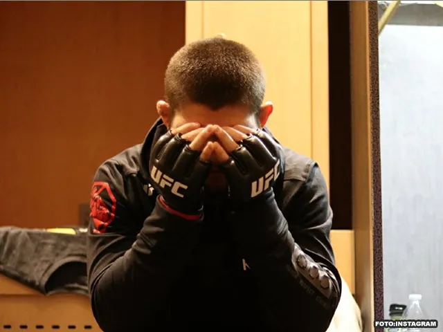 Tranentrekker: Ultiem eerbetoon aan overleden vader UFC kampioen Khabib (video)