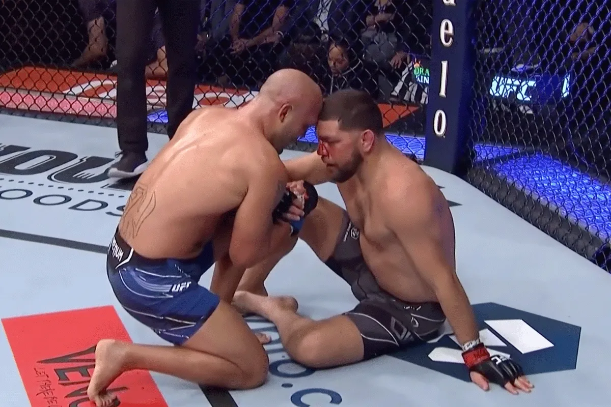 'Zeg het me?' Emo-gesprek UFC'ers na heftig gevecht