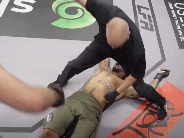 KNOCK-OUT VIDEO: MMA-vechter splijt voorhoofd tegenstander