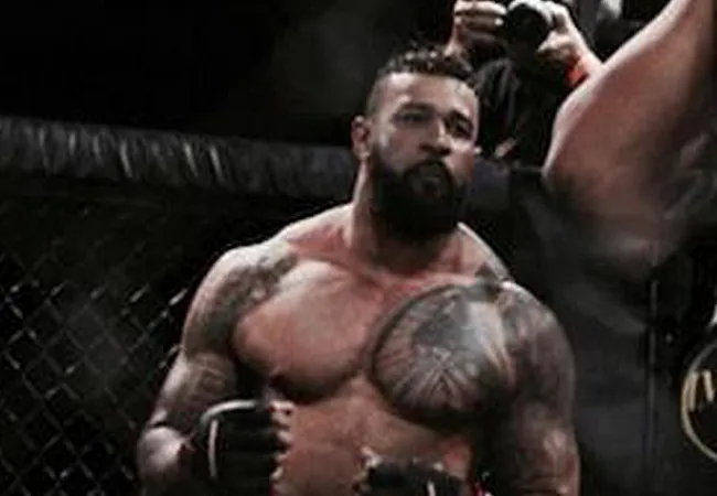 Polynesische MMA vechters, kracht, ontzag en autoriteit