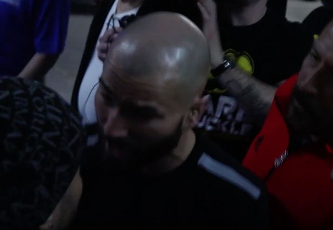 Knokpartij: Paulie Malignaggi bitch slaps Artem Lobov (video)
