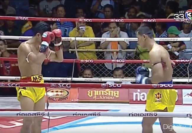 VIDEO: Thai bokser Manachai sloopt vakkundig zijn tegenstander!