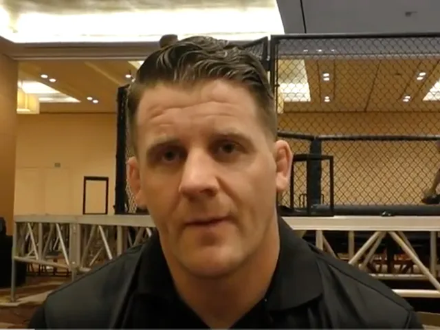 Scheidsrechter Marc Goddard spreekt zich uit over aanval van Connor McGregor op Bellator 187