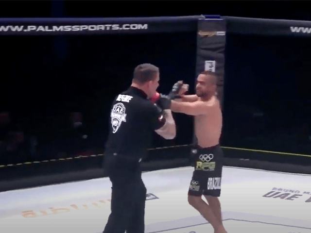 VIDEO: MMA-vechter slaags met bekende UFC-scheidsrechter