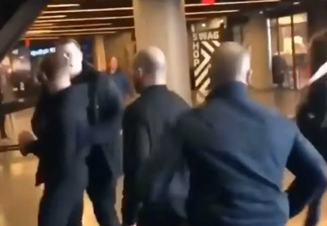 VIDEO: Conor McGregor geeft zich over aan de Politie!