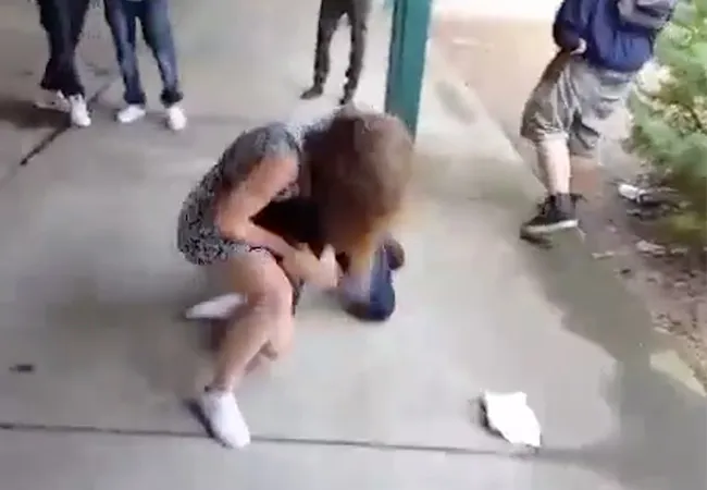 Facebook pesterij: 'Meisje blijkt MMA expert, sloopt treiteraar'