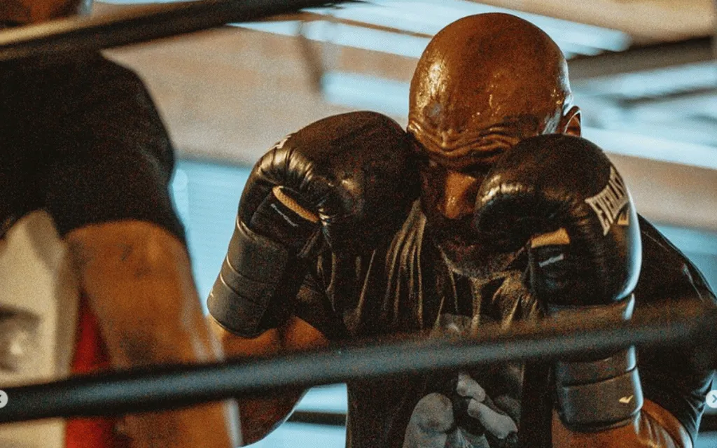 Vrouw die Mike Tyson beschuldigt van verkrachting eist miljoenen