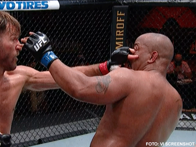 OOGBLESSURES: UFC overweegt alternatieve MMA-handschoenen