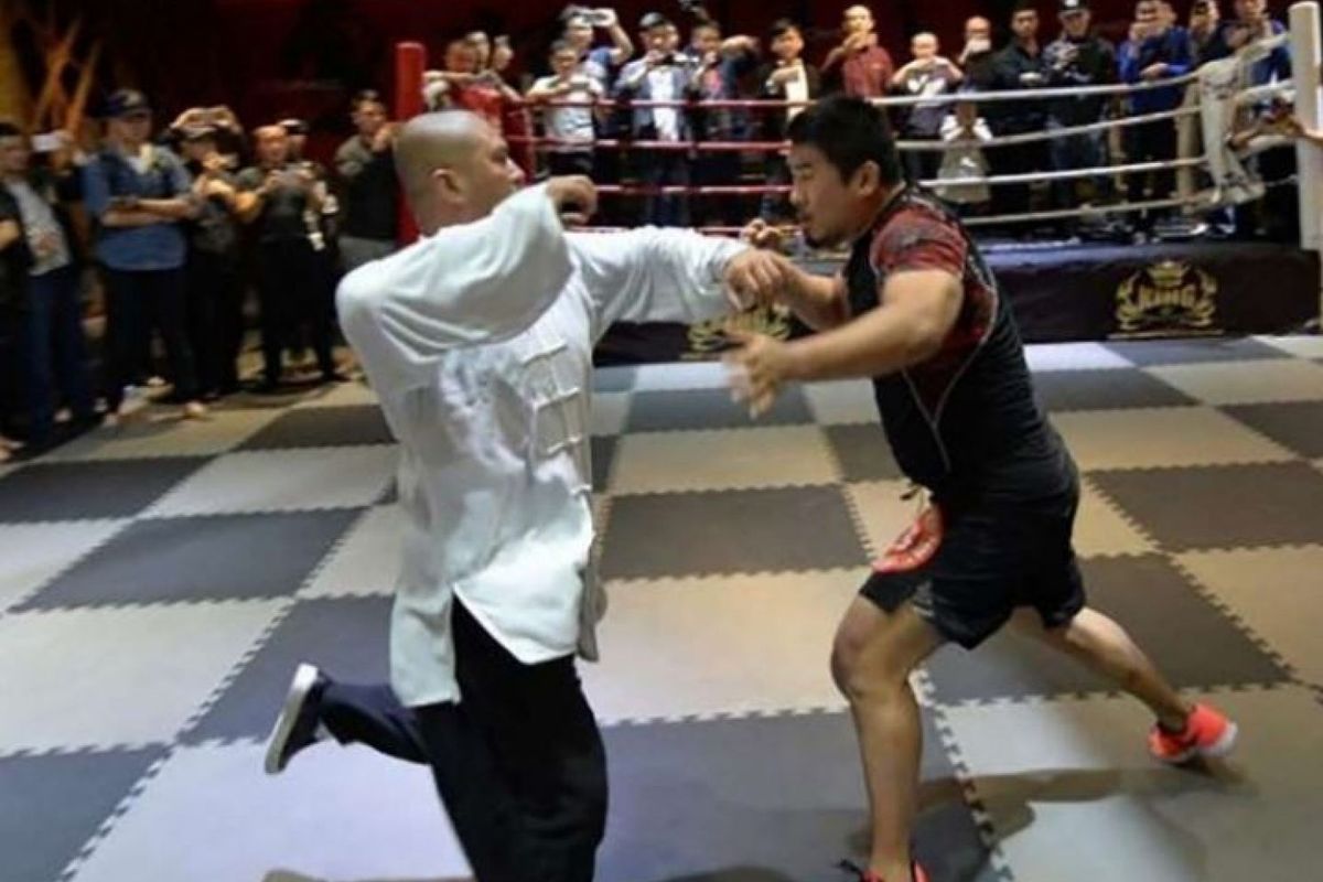Kung Fu meesters dagen MMA vechters uit tot gevecht