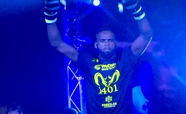 Murthel Groenhart wint van Cedric Doumbe op Glory 44