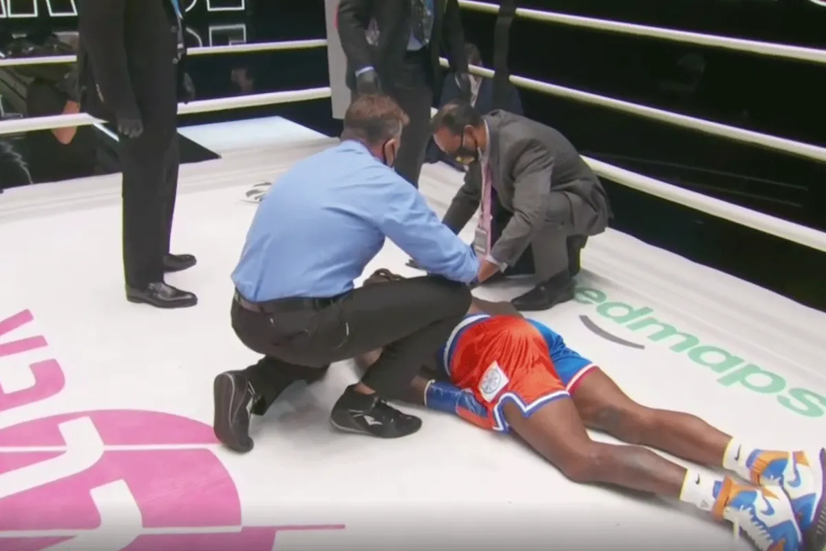 Bokswedstrijd op Mike Tyson vs Roy Jones event in verband gebracht met racisme