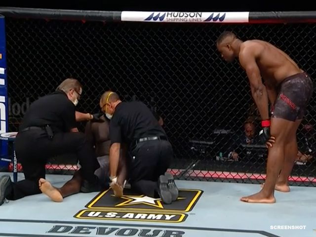 UFC 249: Francis Ngannou slaat Jairzinho Rozenstruik knock-out