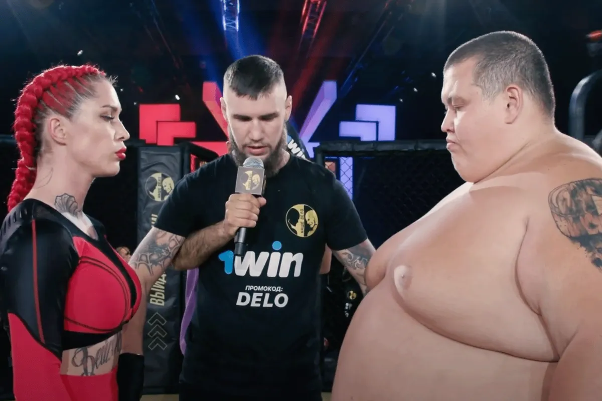 Reus van 240 kilo verliest MMA-wedstrijd van Assepoester (video)