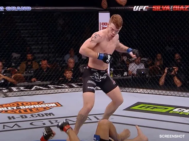 ? | STUKJE LONG: UFC Vechter post gruwel foto's van blessures