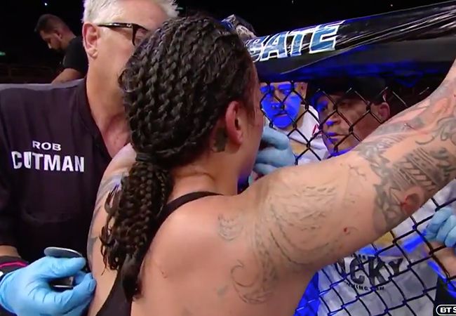 VIDEO | UFC vechter onder druk gezet om nog één laatste ronde te incasseren